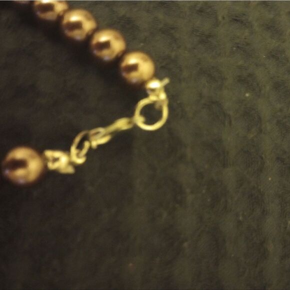 Dark brown faux pearl necklace with Blue jewels and matching earrings - Picture 4 of 7